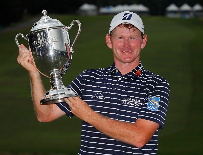 SNEKEDER GANA SU SEGUNDO WYNDHAM