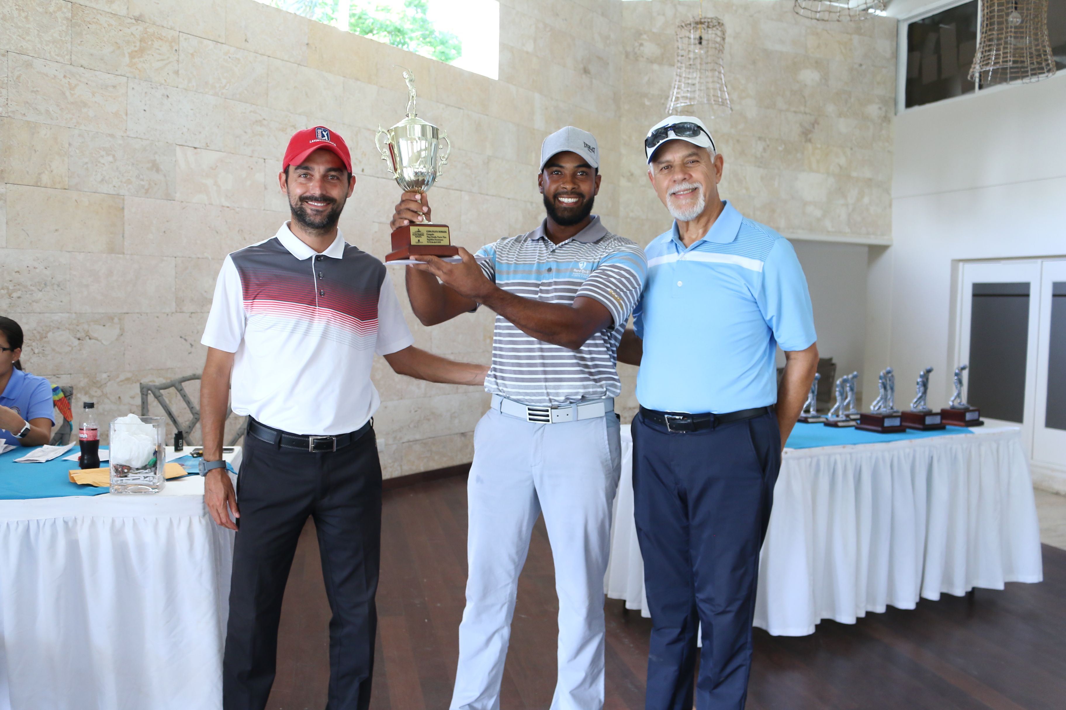 MENDOZA ASEGURA PASE AL PUERTO PLATA OPEN
