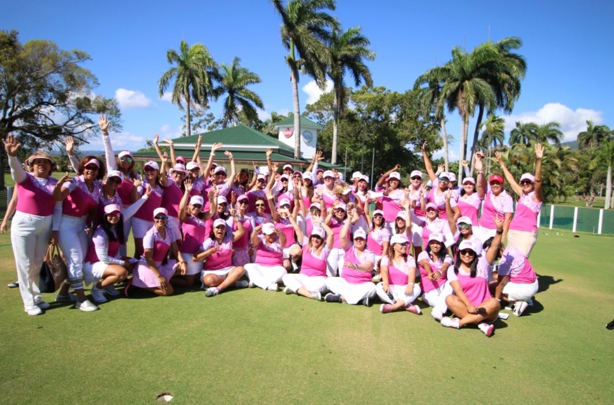 PINK REALIZA CON ÉXITO SU II PARADA