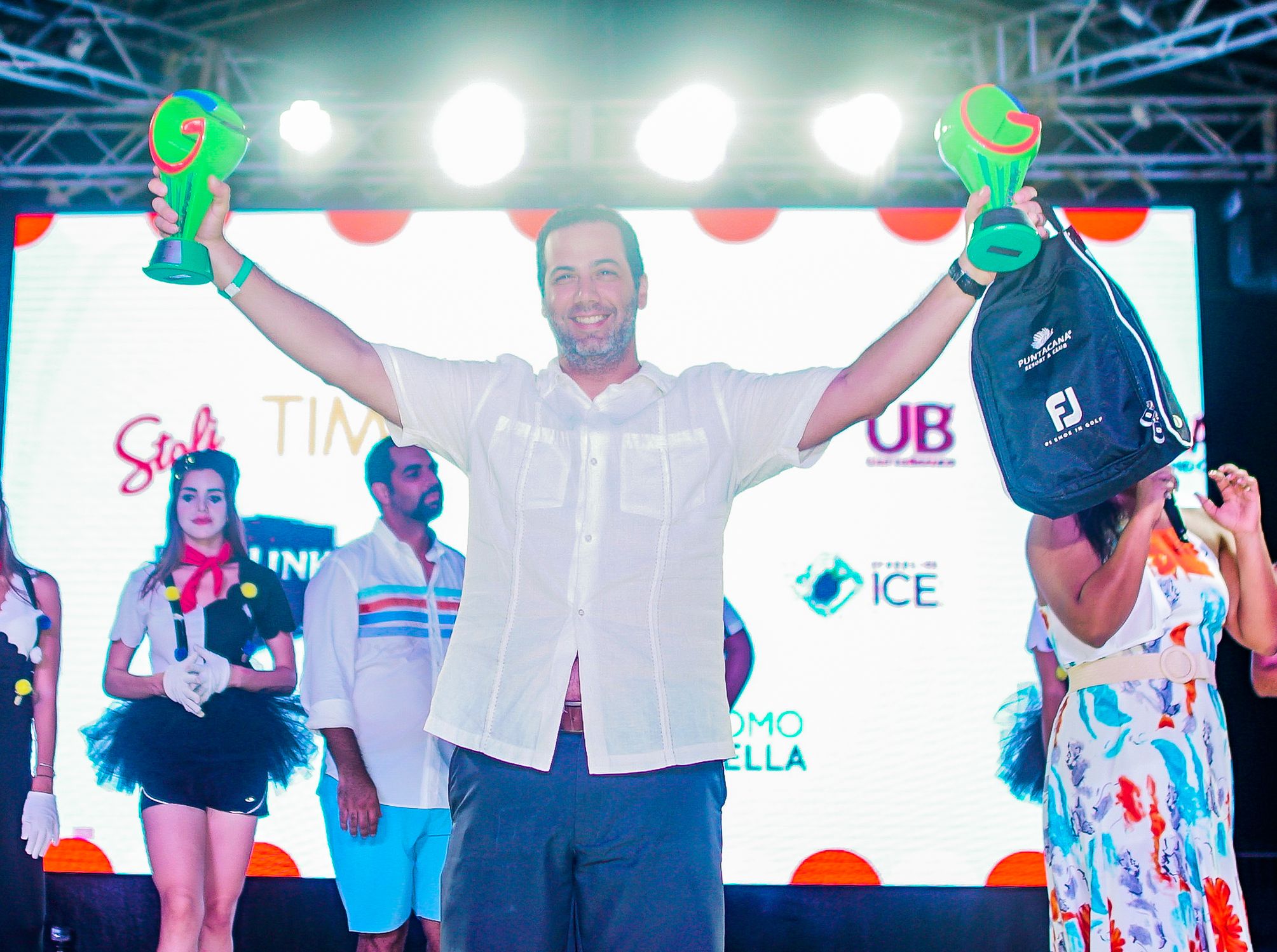 LUNA Y RILEY GANAN V TORNEO GOLF VIEW