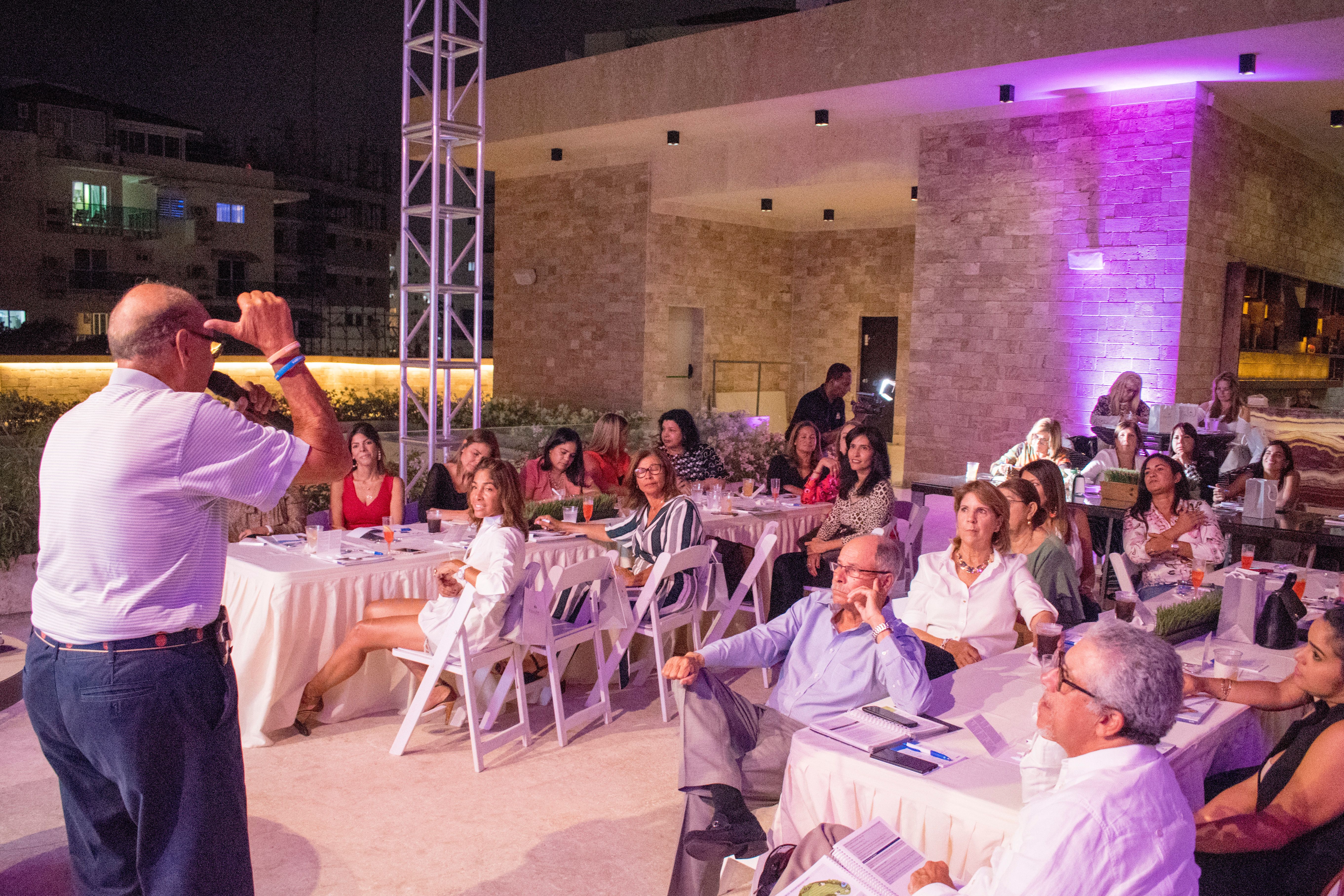 OFRECEN TALLER DE REGLAS A DAMAS