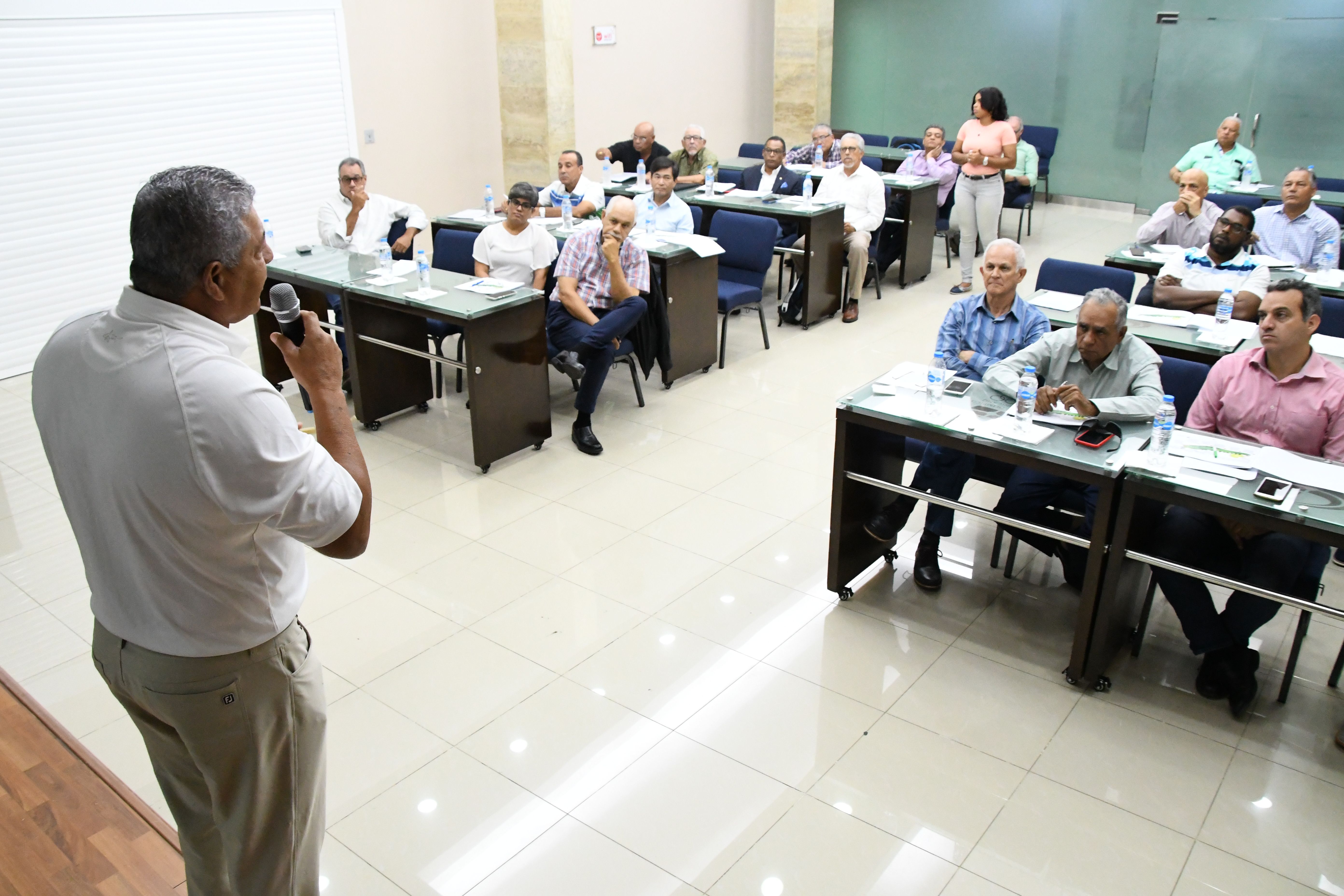 IMPARTEN TALLER DE SISTEMA DE HANDICAP