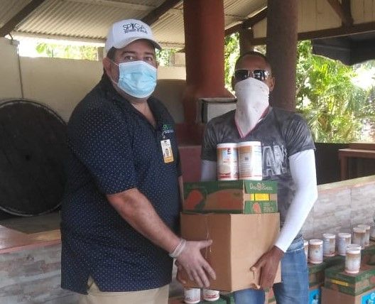 SPGA ENTREGA DONATIVO A CADDIES