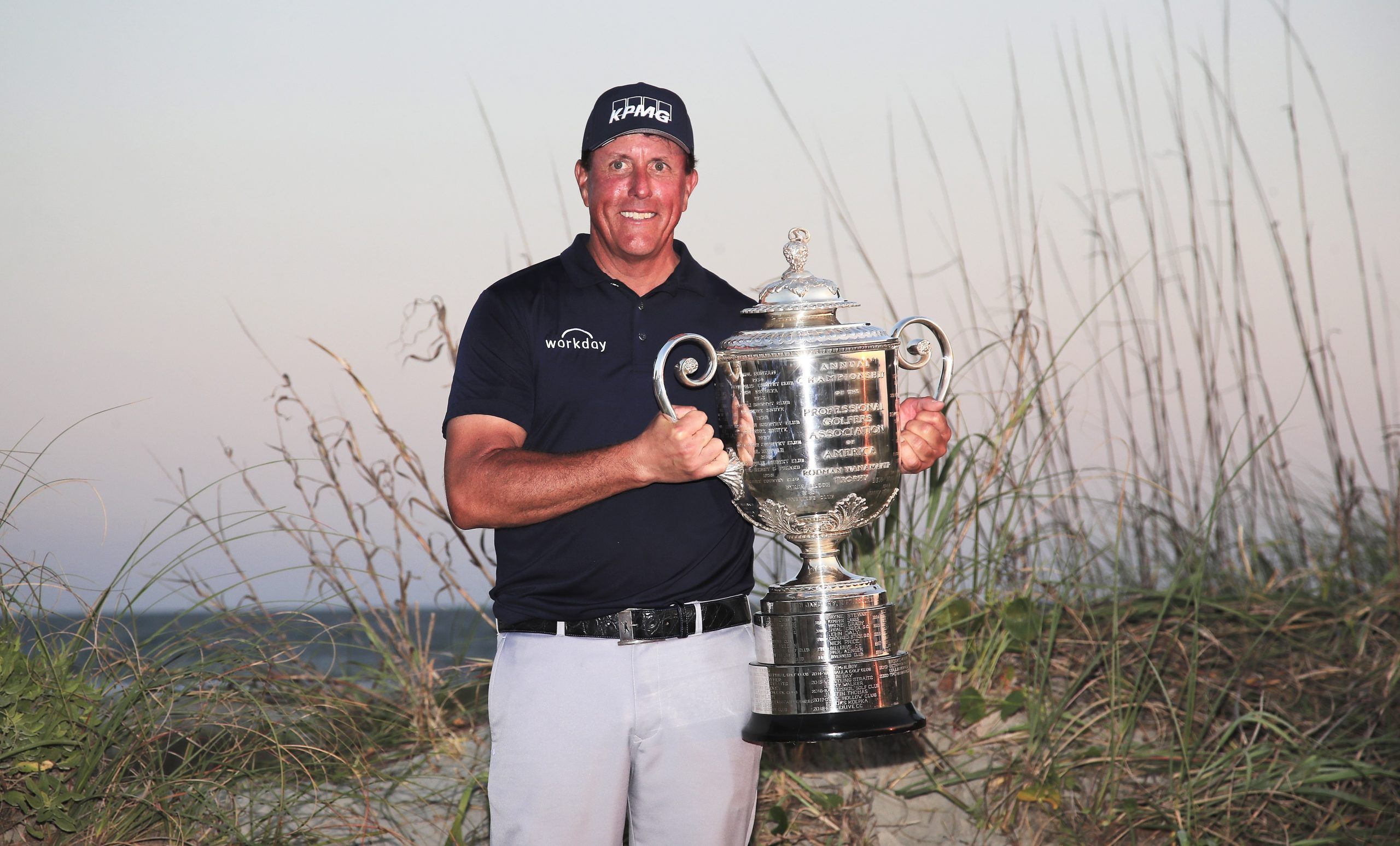 EL RÉCORD DE MICKELSON TRAS CONQUISTAR SU SEXTO MAJOR
