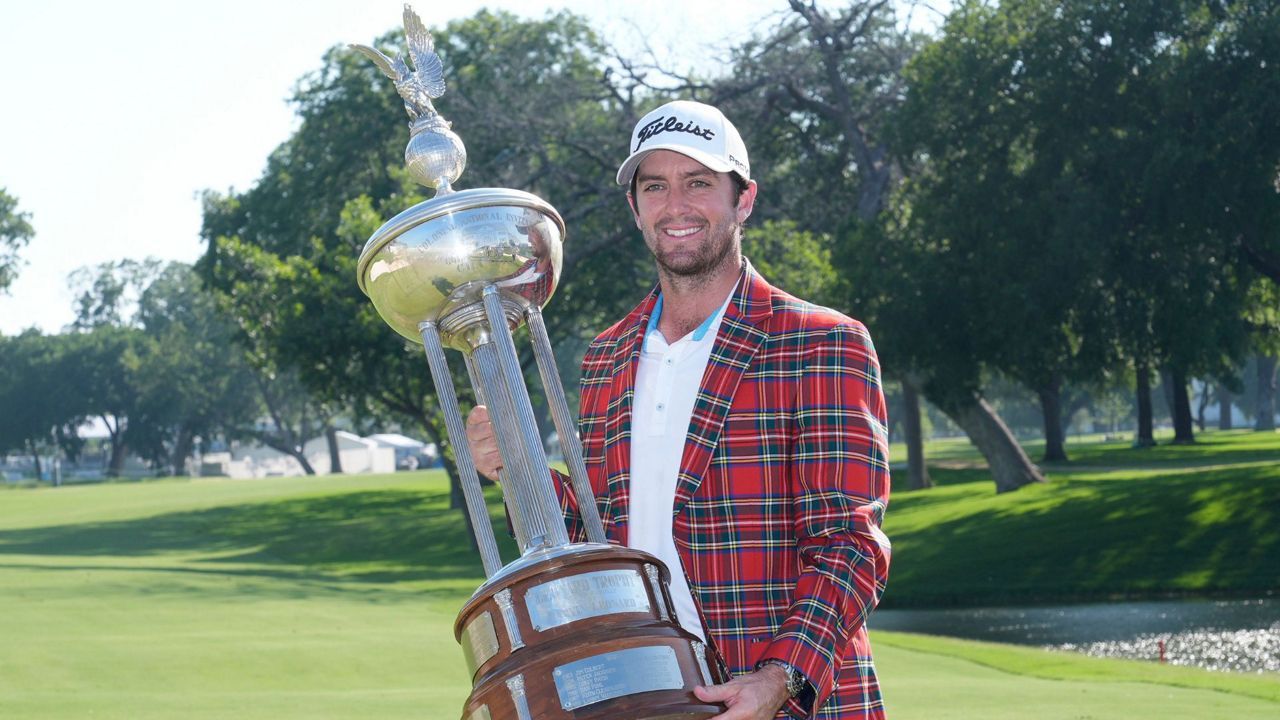 DAVIS RILEY CONSIGUE LA VICTORIA DEL CHARLES SCHWAB CHALLENGE