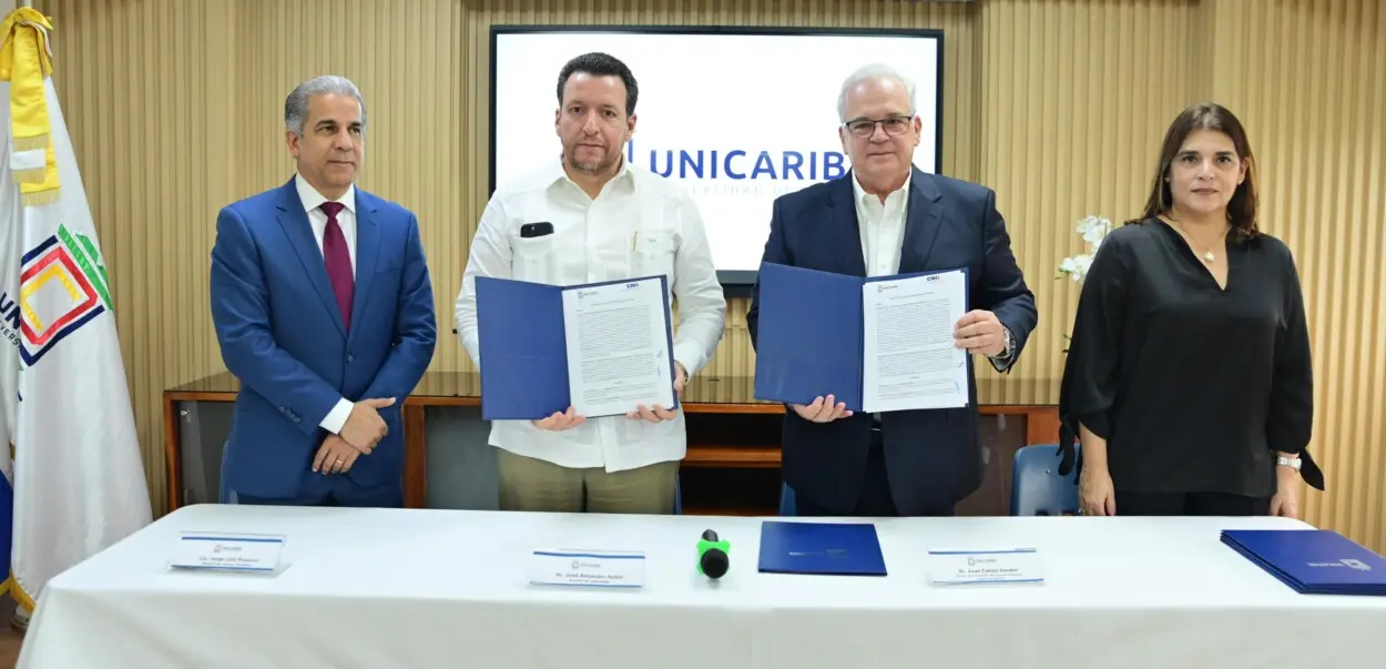 UNICARIBE Y CNG FIRMAN UN CONVENIO PARA DESARROLLAR GOLF